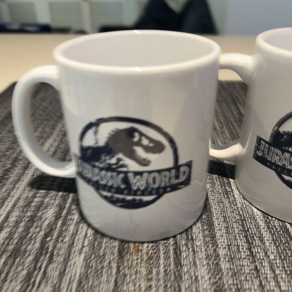 Pair of Jurassic World logo coffee mugs - Picture 3 of 7